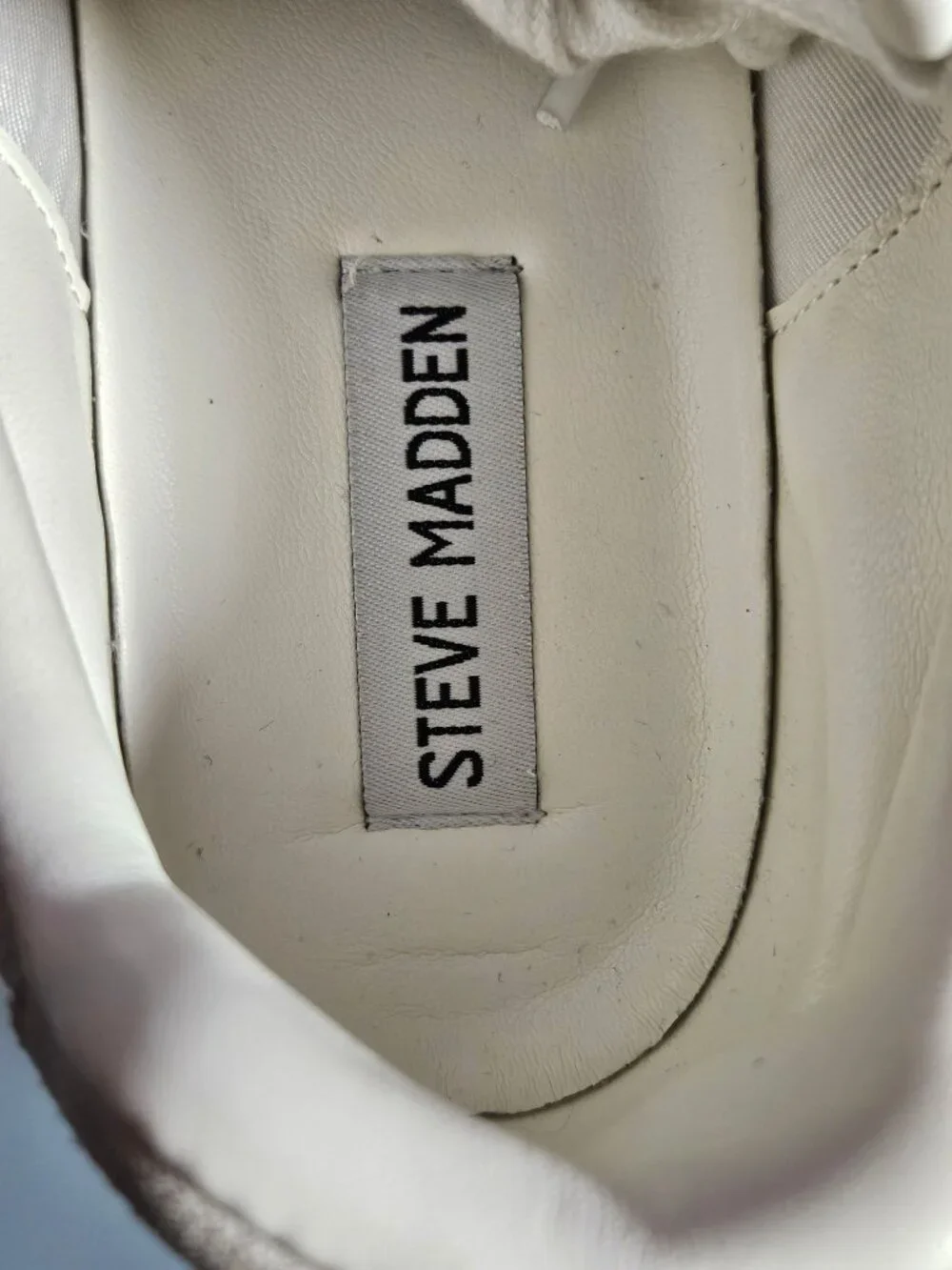 Steve Madden Strive Upper Suede Low Top Gum Sole Sneakers Women Size 9M - Picture 9 of 11